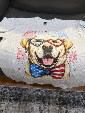 Gildan Gray Tee with Patriotic Yellow Lab Graphic